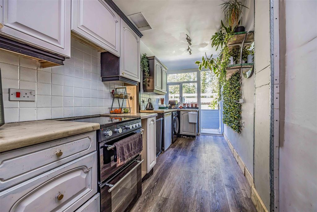 Additional image 3 of 3 bed property for saleHayling Avenue, Portsmouth PO3