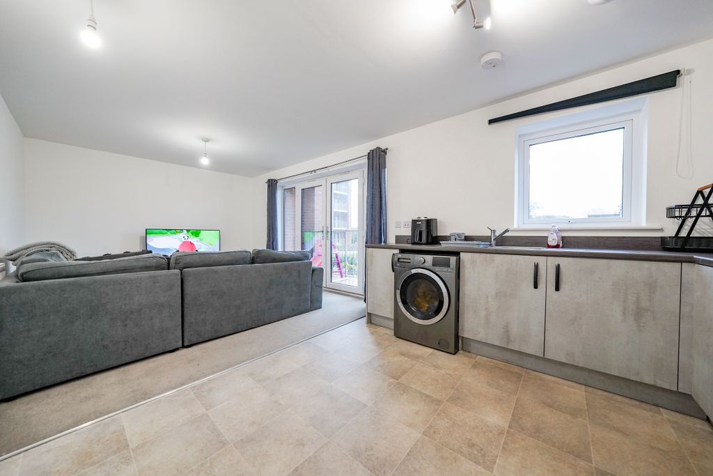 Additional image 5 of 2 bed flat for saleRound Meadow Road, Leicester LE4