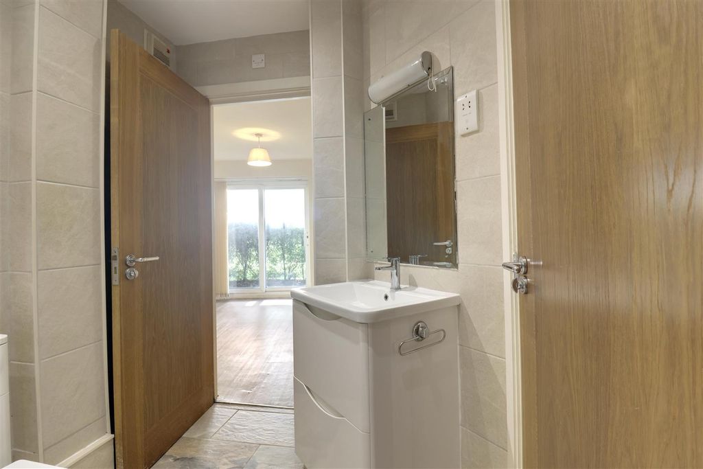 Additional image 12 of 1 bed flat for saleGunwharf Quays, Portsmouth PO1