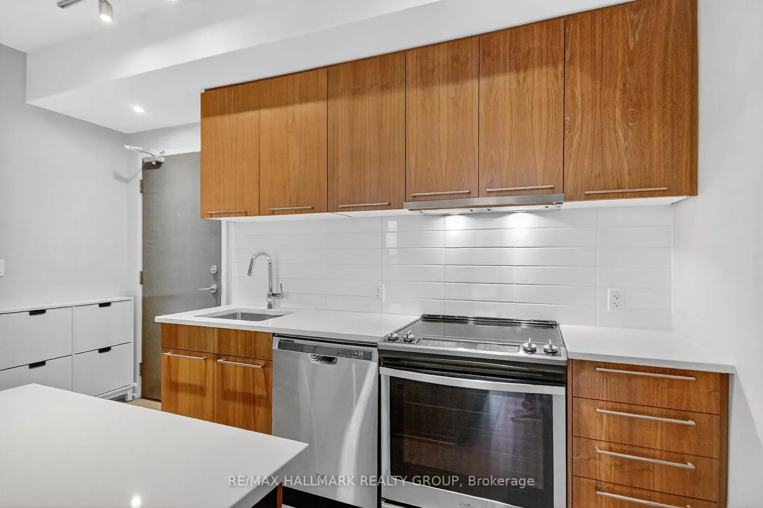 Additional image 10 of 10 Rosemount Avenue 503