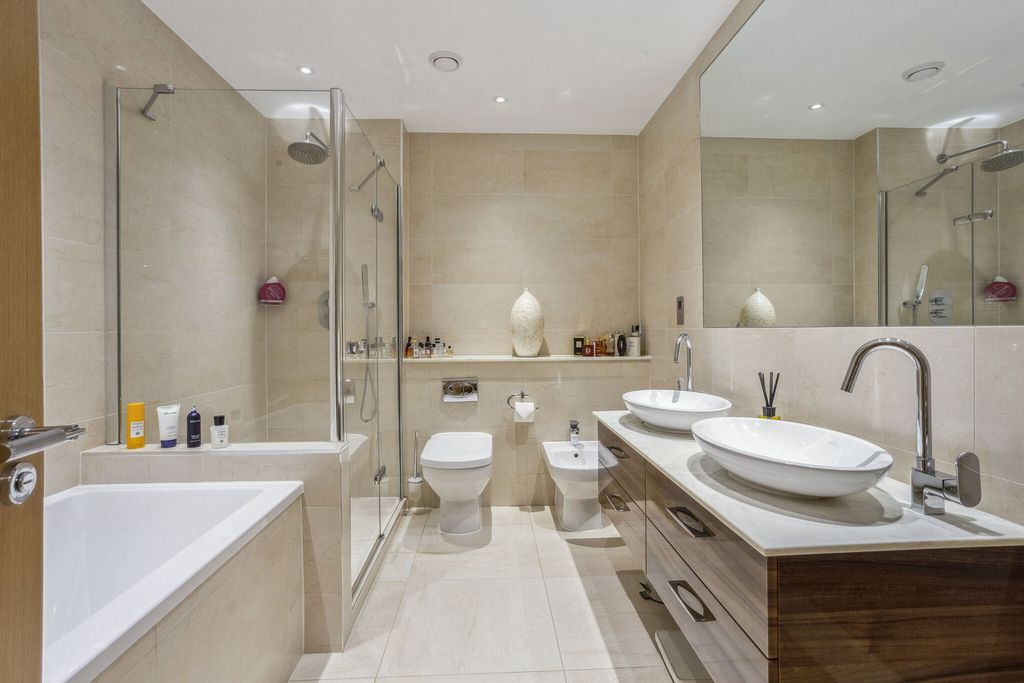 Additional image 6 of 3 bed flat for saleDevenish Road, Ascot SL5