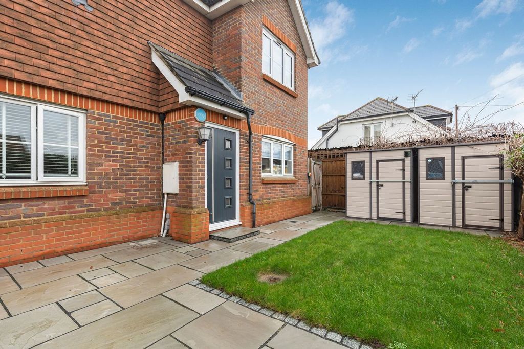 Additional image 16 of 2 bed maisonette for saleWarren Road, Ashford TW15