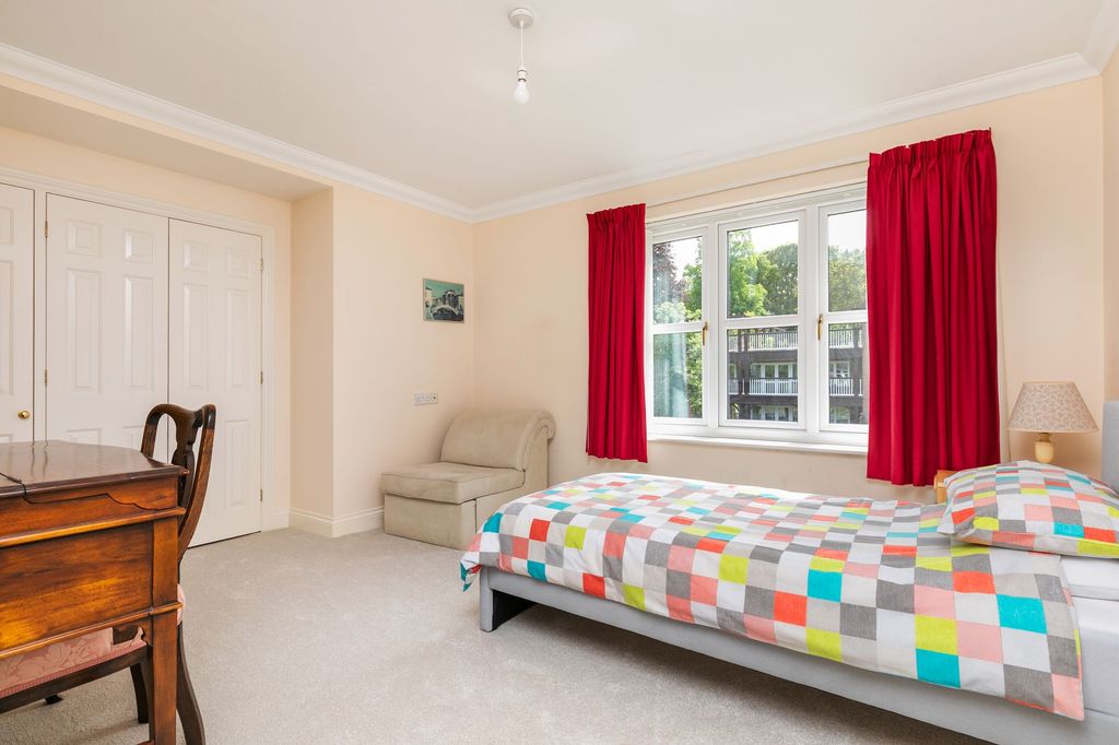 Additional image 9 of 2 bed flat for saleWyke Mark, Winchester SO22
