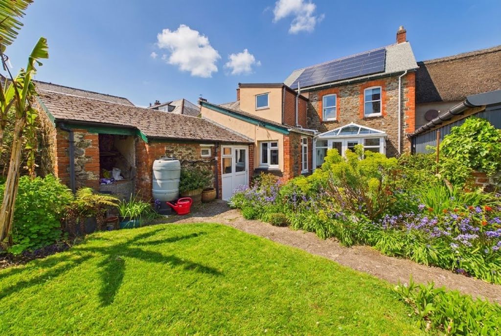 4 bed terraced house for saleFore Street, Winkleigh EX19