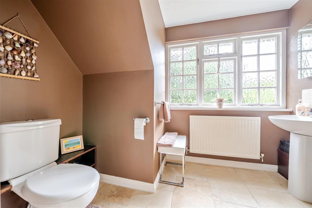 Additional image 38 of 4 bed detached house for saleCarrick Lane, Yateley, Hampshire GU46