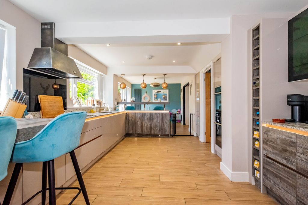 Additional image 4 of 4 bed detached house for saleBramling Avenue, Yateley, Hampshire GU46