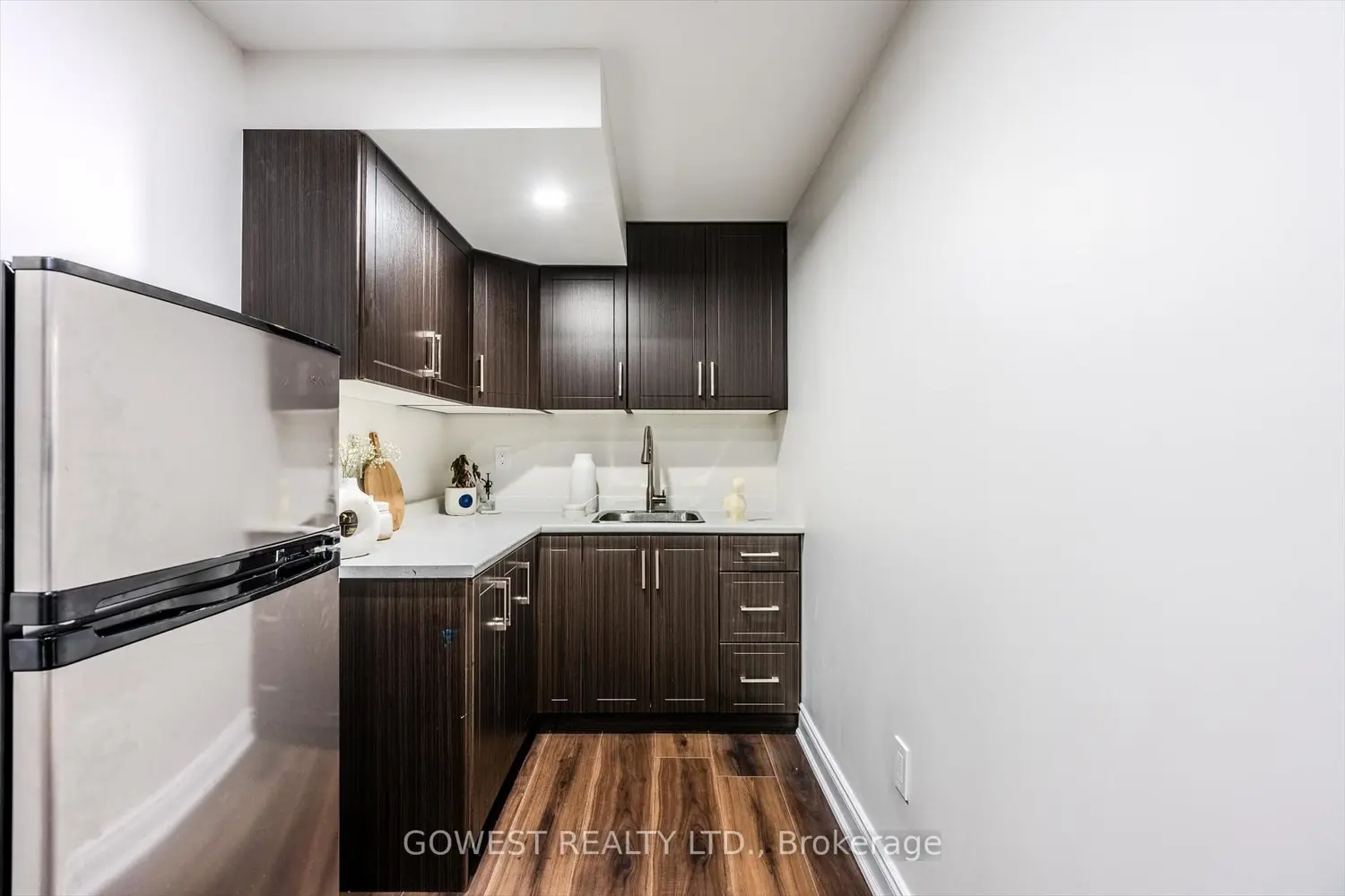 Additional image 16 of 669 Gibson Crescent