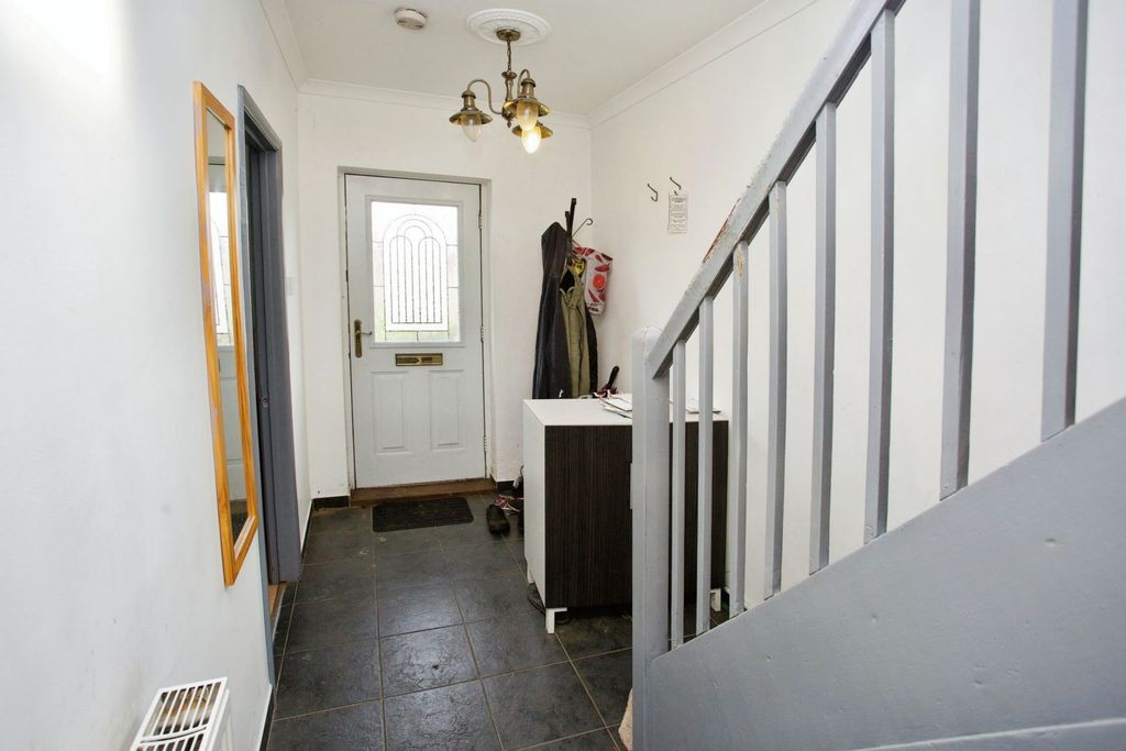 Additional image 2 of 3 bed semi-detached house for saleDefender Walk, Southampton SO19