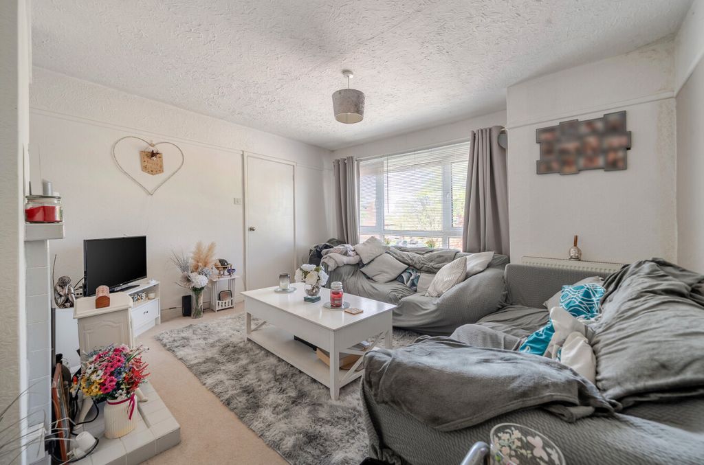 Additional image 3 of 2 bed flat for saleLondon Road, Portsmouth, Hampshire PO2