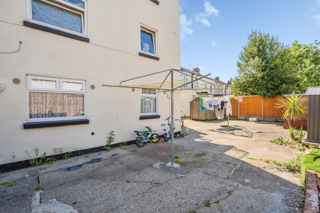 Additional image 12 of 2 bed flat for saleWinstanley Road, Portsmouth PO2