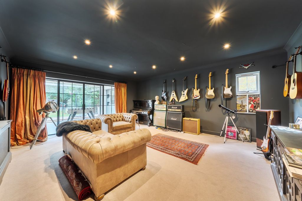 Additional image 14 of 6 bed detached house for salePyrford, Surrey GU22