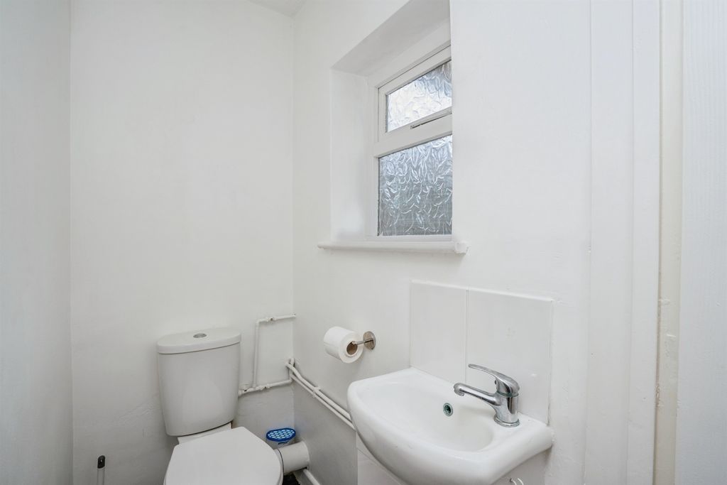 Additional image 6 of 1 bed flat for salePowerscourt Road, Portsmouth PO2