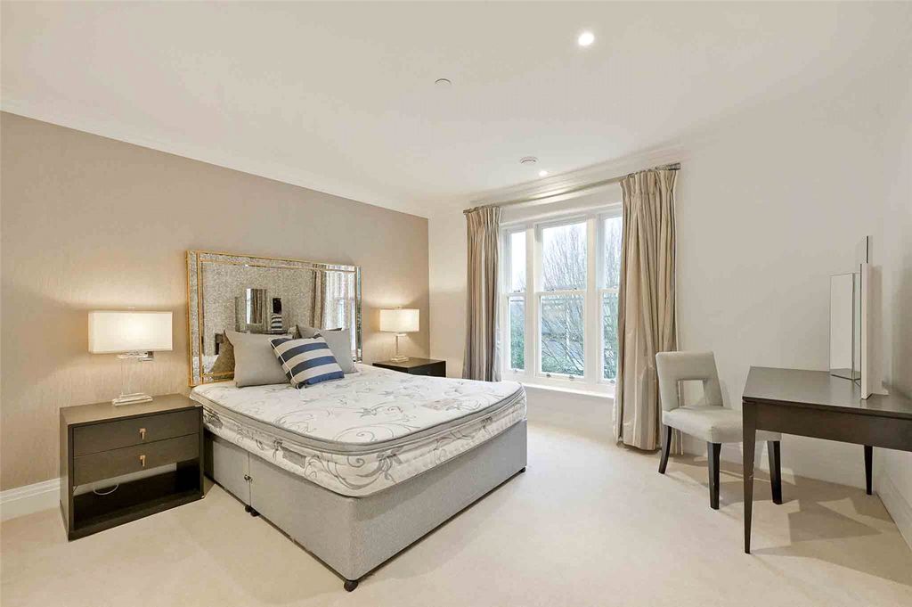 Additional image 19 of 5 bed terraced house for saleKings Road, Windsor, Berkshire SL4