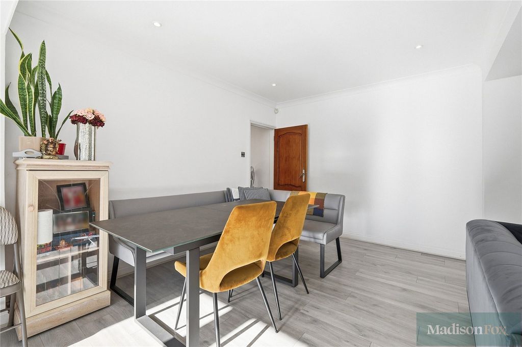 Additional image 7 of 4 bed detached house for saleKendal Close, Woodford Green IG8