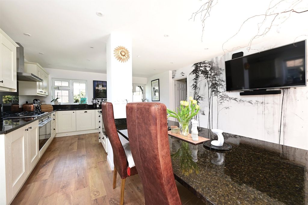 Additional image 8 of 4 bed detached house for saleHilfield, Yateley, Hampshire GU46