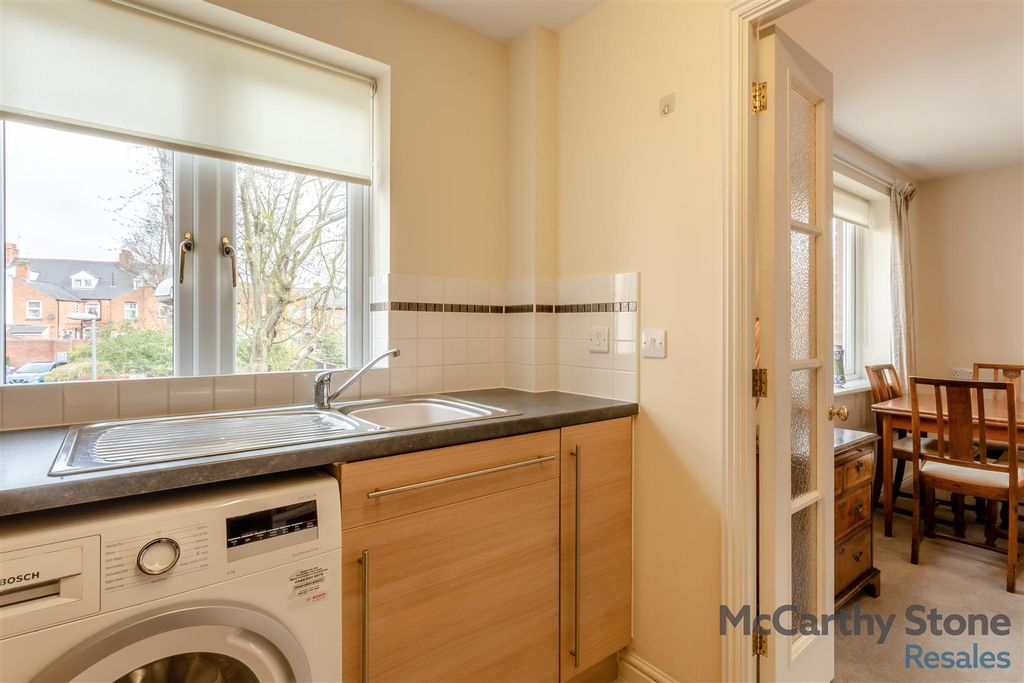 Additional image 6 of 2 bed flat for saleRowleys Court, Sandhurst Street, Oadby, Leicester LE2
