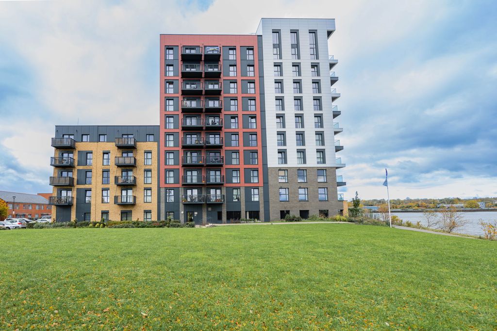 Additional image 20 of 2 bed flat for saleMeridian Way, Southampton SO14