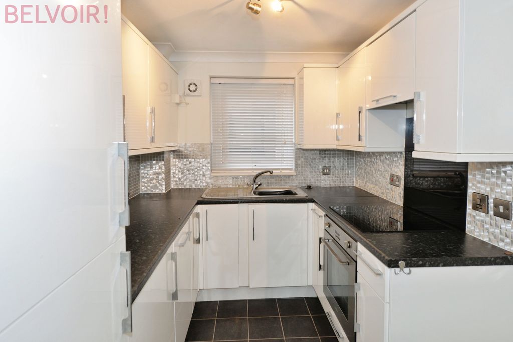 Additional image 3 of 2 bed flat for saleNorthlands Road, Southampton SO15