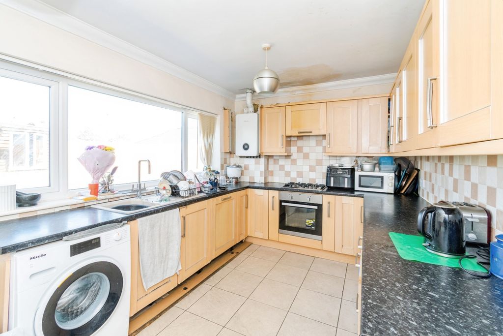Additional image 7 of 4 bed semi-detached house for saleCoxford Road, Southampton, Hampshire SO16