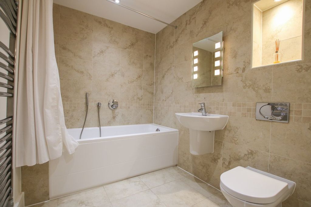 Additional image 19 of 2 bed flat for saleRectory Road, Wokingham RG40