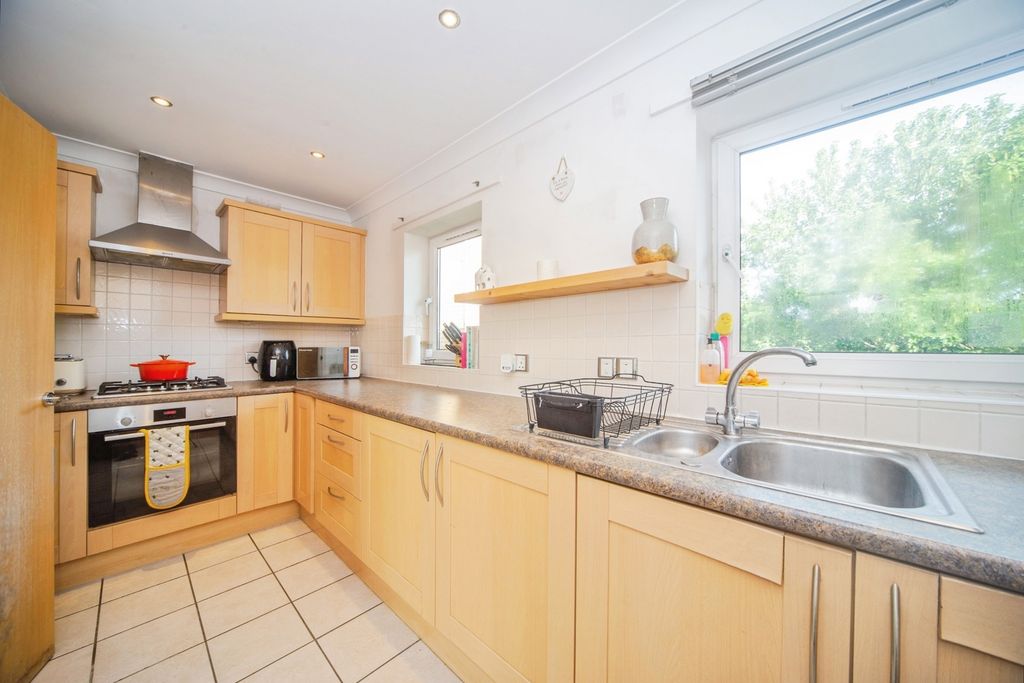 Additional image 7 of 2 bed flat for saleWinchester Road, Southampton, Hampshire SO16