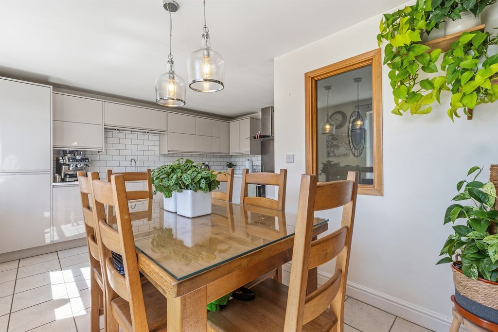 Additional image 15 of 4 bed property for saleFirs Avenue, Uppingham, Oakham LE15