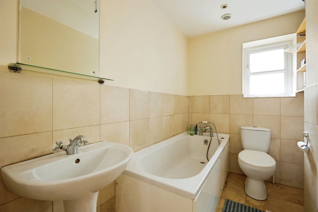 Additional image 10 of 1 bed flat for saleEndless Street, Salisbury SP1