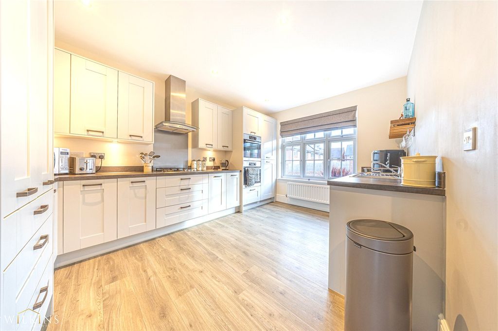 Additional image 2 of 3 bed detached house for saleBroomyshaw Close, Amington, Tamworth, Staffordshire B77