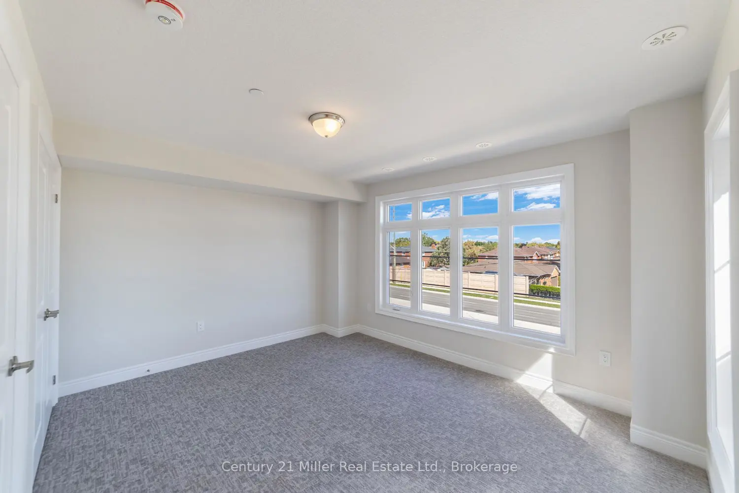 Additional image 9 of 2140 Trafalgar Road 43