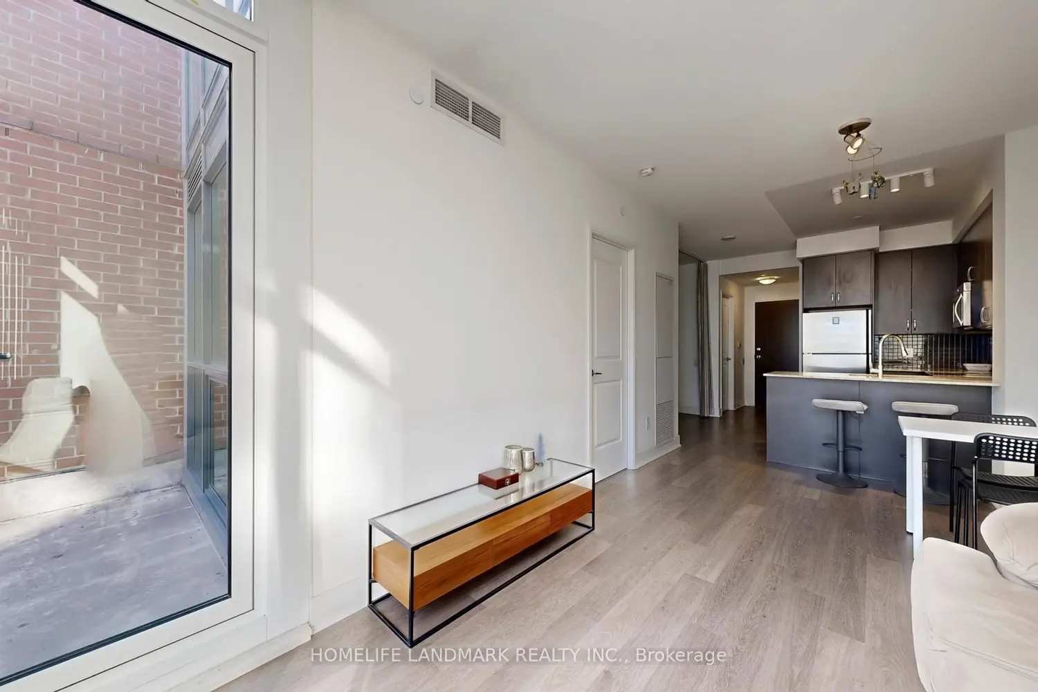 Additional image 5 of 7608 Yonge Street 513