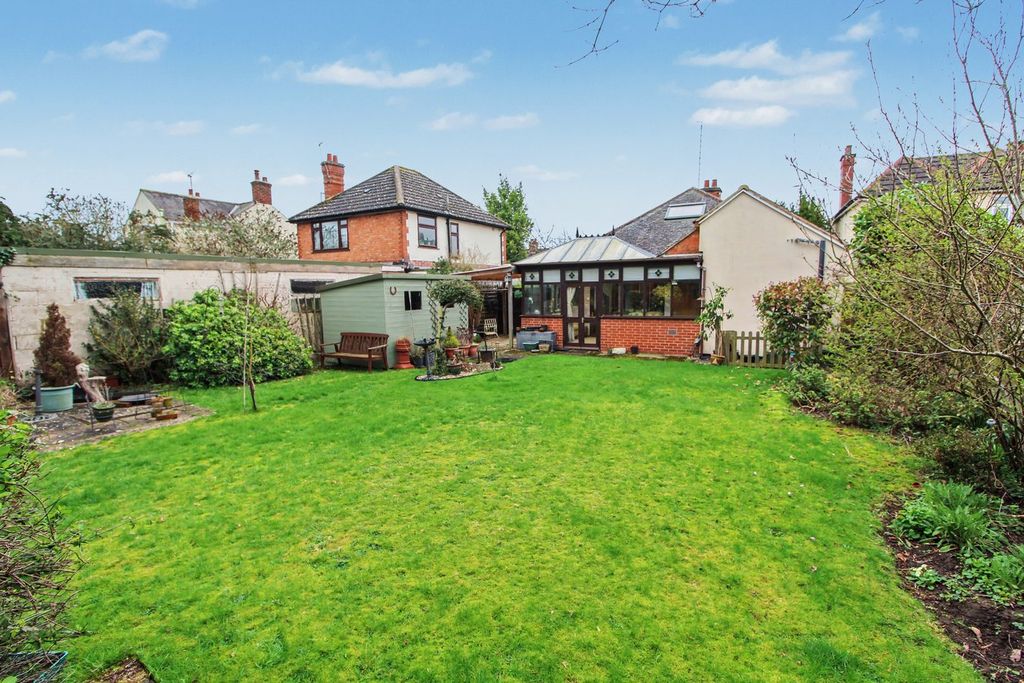 Additional image 2 of 3 bed detached bungalow for saleLittle Glen Road, Glen Parva, Leicester LE2