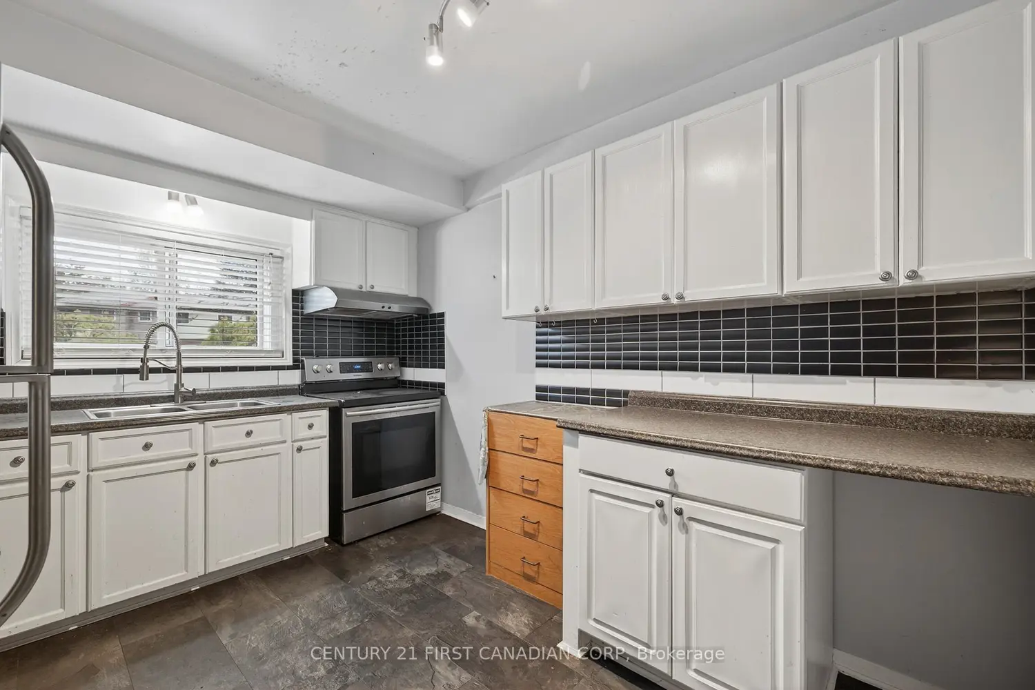 Additional image 7 of 636 Wilkins Street 636