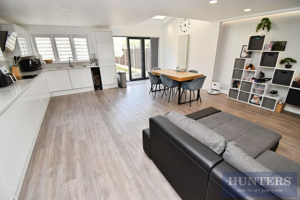 Additional image 5 of 4 bed semi-detached house for saleDorset Avenue, Wigston LE18