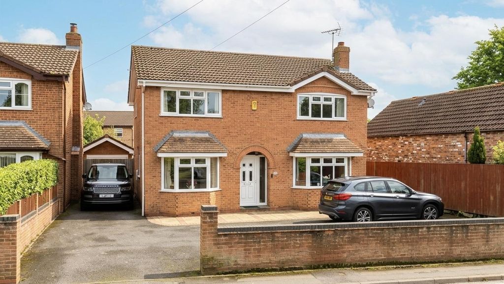 4 bed detached house for saleForest Street, Shepshed, Loughborough LE12