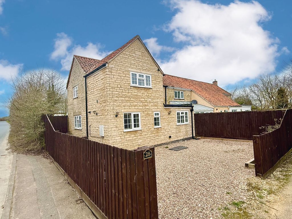 2 bed property for saleHigh Street, South Witham, Grantham NG33