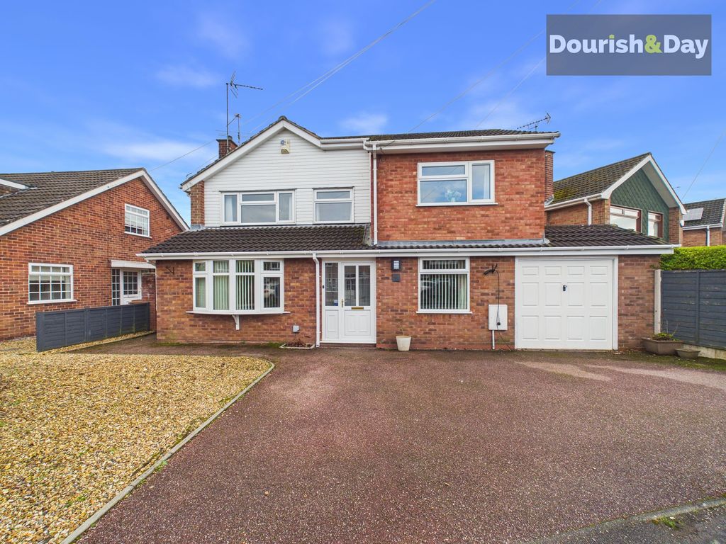 5 bed detached house for saleMendip Avenue, Stafford ST17