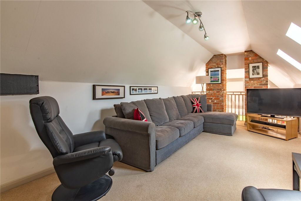 Additional image 13 of 4 bed detached house for saleOld Battens Barn, Ermin Street, Lambourn Woodlands, Hungerford RG17