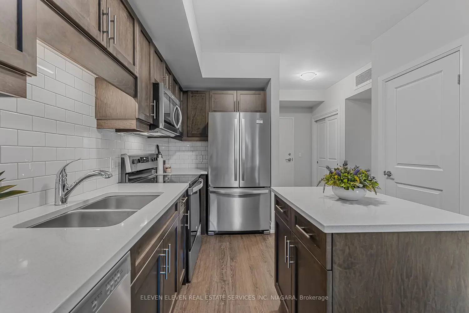 118 Summersides Boulevard 302 photo 3