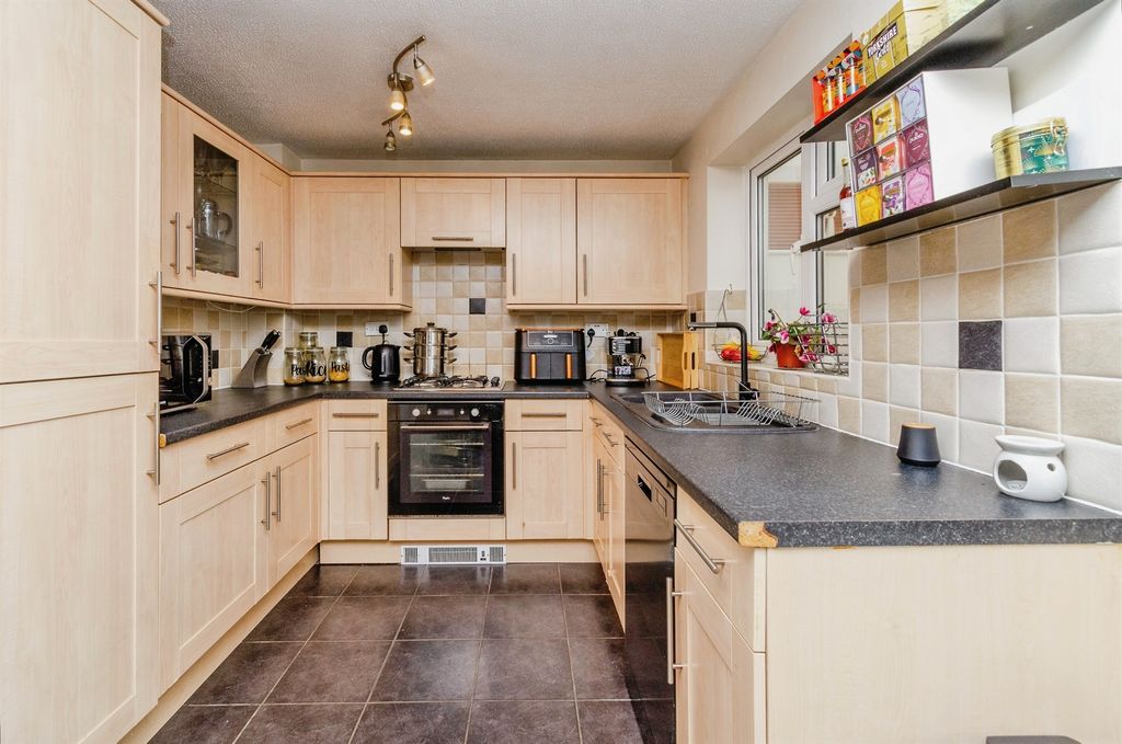 2 bed detached house for saleLangtree Close, Cannock WS12 photo 5