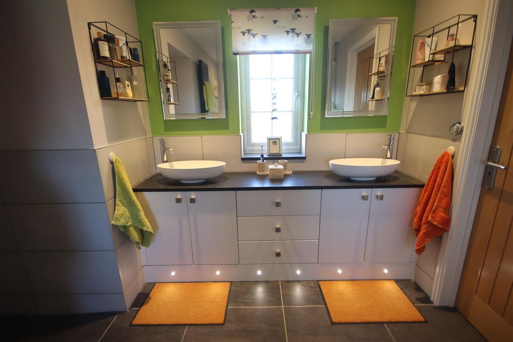 Additional image 18 of 4 bed detached house for saleThe Banks, Lyneham, Chippenham SN15