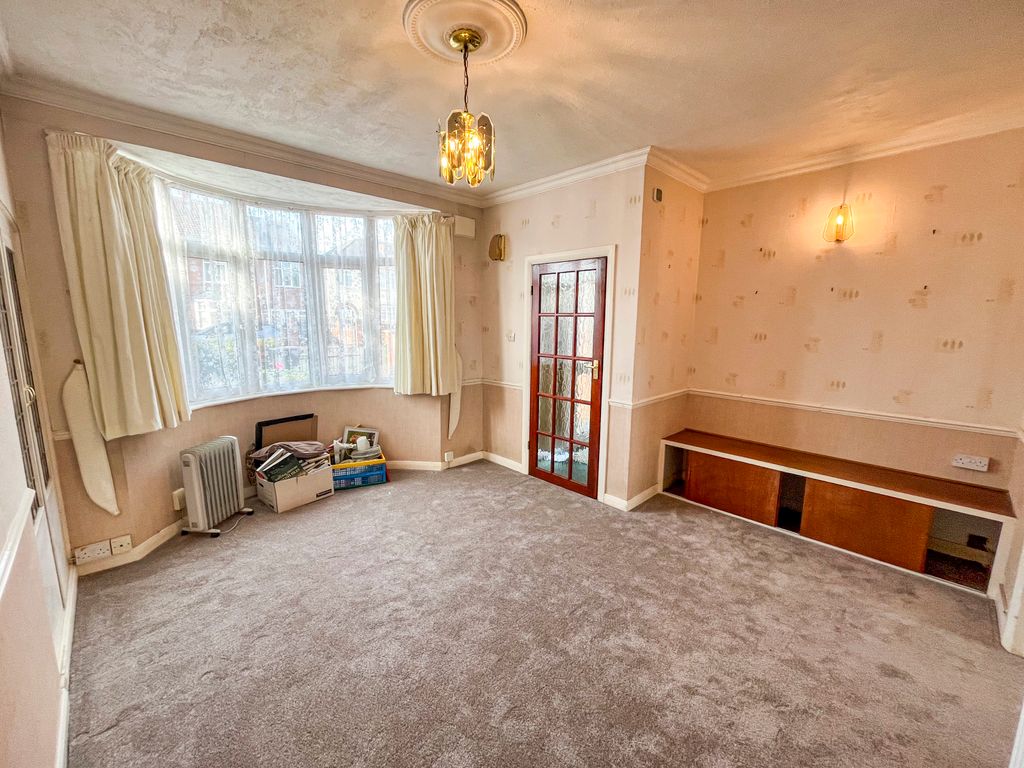 Additional image 2 of 4 bed semi-detached house for saleOakland Avenue, Leicester, Leicestershire LE4