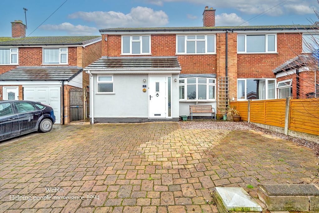 4 bed property for saleFord Way, Rugeley WS15