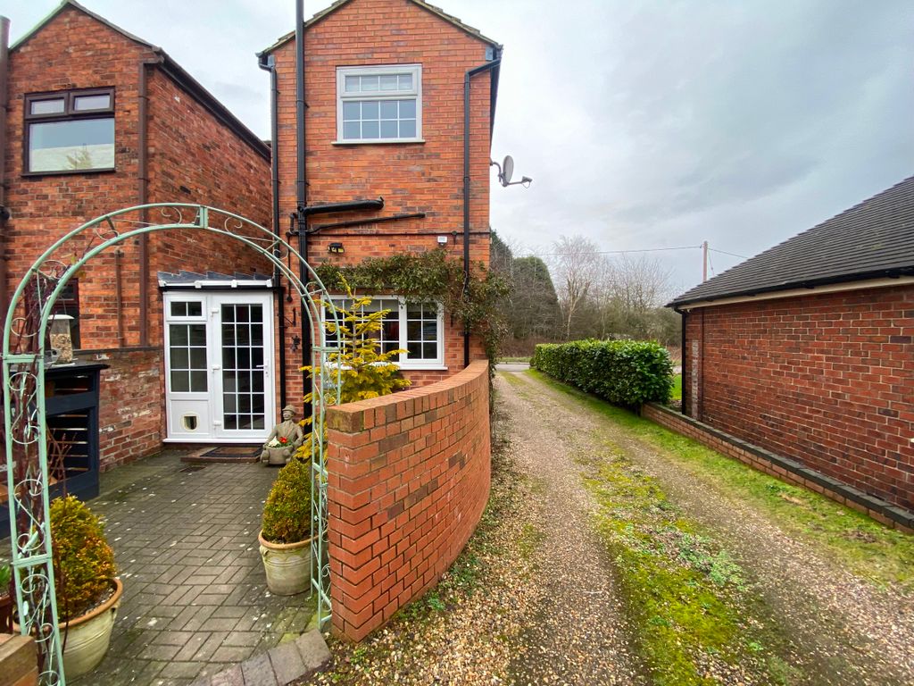 Additional image 21 of 2 bed cottage for saleDoddlespool Cottages, Main Road, Crewe CW3