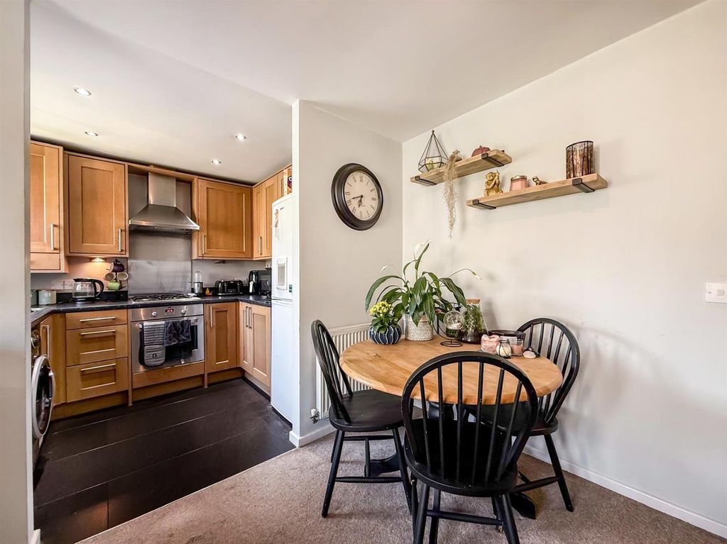 Additional image 3 of 2 bed flat for saleWyatville Avenue, Buxton SK17