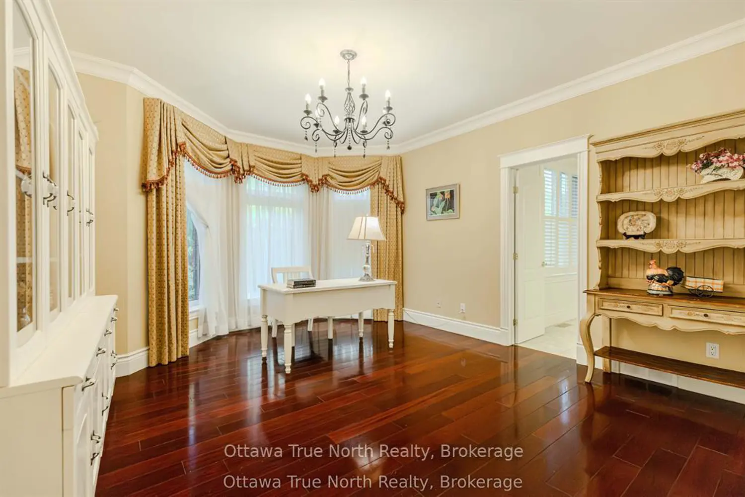 Additional image 17 of 5884 Earlscourt Crescent