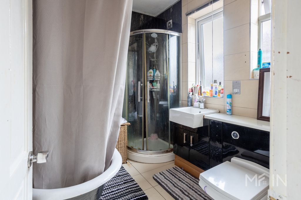 Additional image 18 of 3 bed semi-detached house for salePetworth Drive, Leicester, Leicestershire LE3