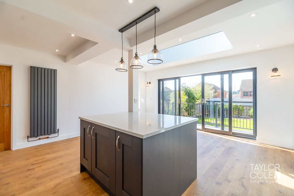 Additional image 7 of 4 bed semi-detached house for saleComberford Road, Tamworth B79