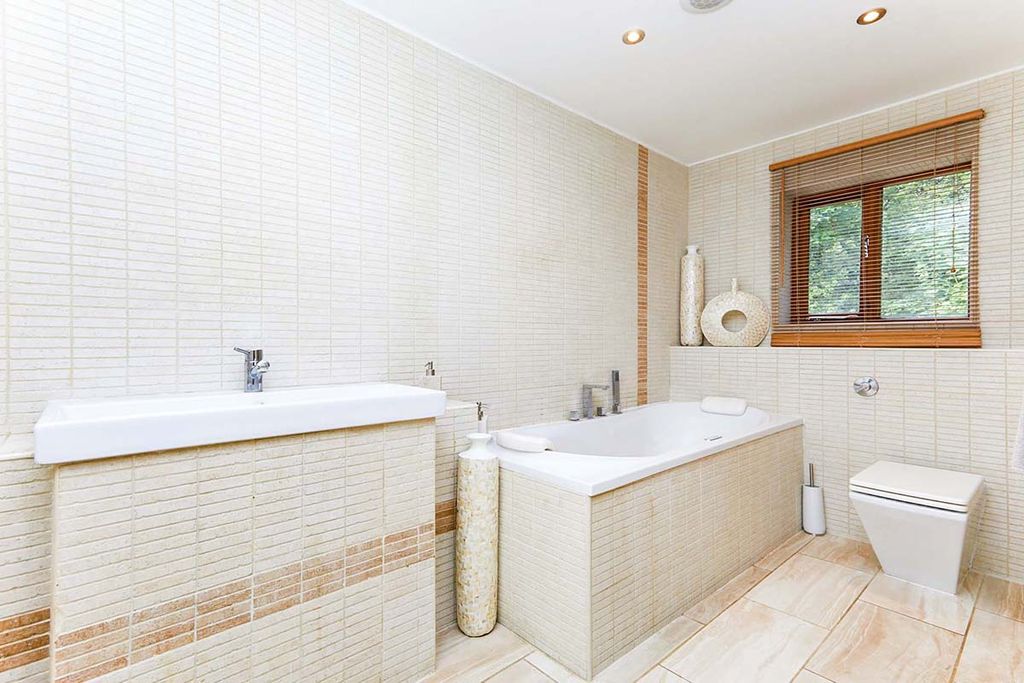 Additional image 14 of 5 bed detached house for saleCourt Farm Lane, Branston, Burton-On-Trent, Staffordshire DE14