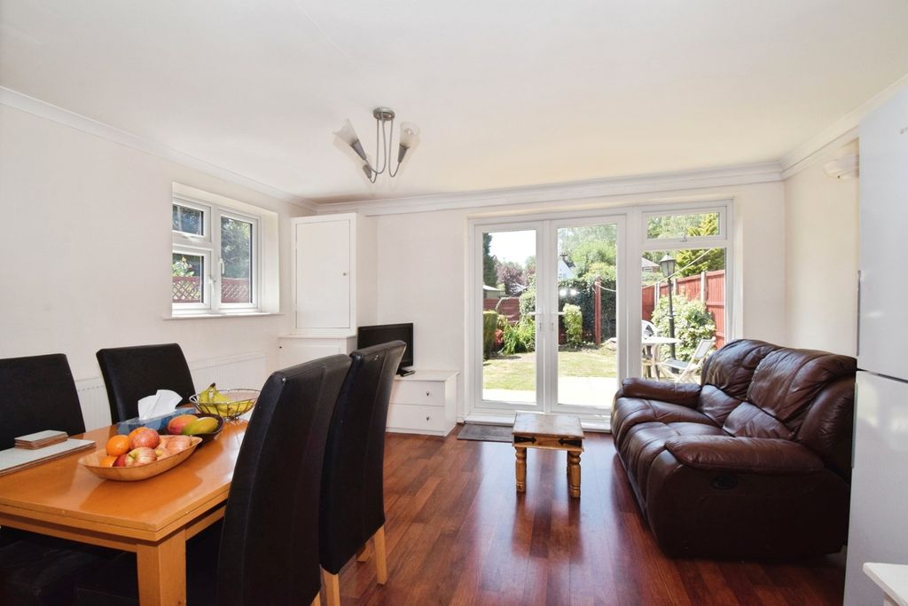 Additional image 5 of 3 bed semi-detached house for saleKent Crescent, Wigston, Leicestershire LE18