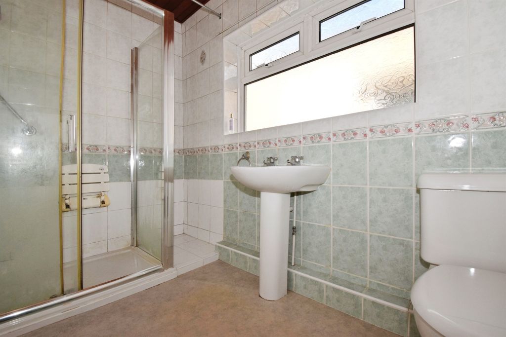 2 bed detached bungalow for saleWayside Drive, Oadby, Leicester LE2 photo 5